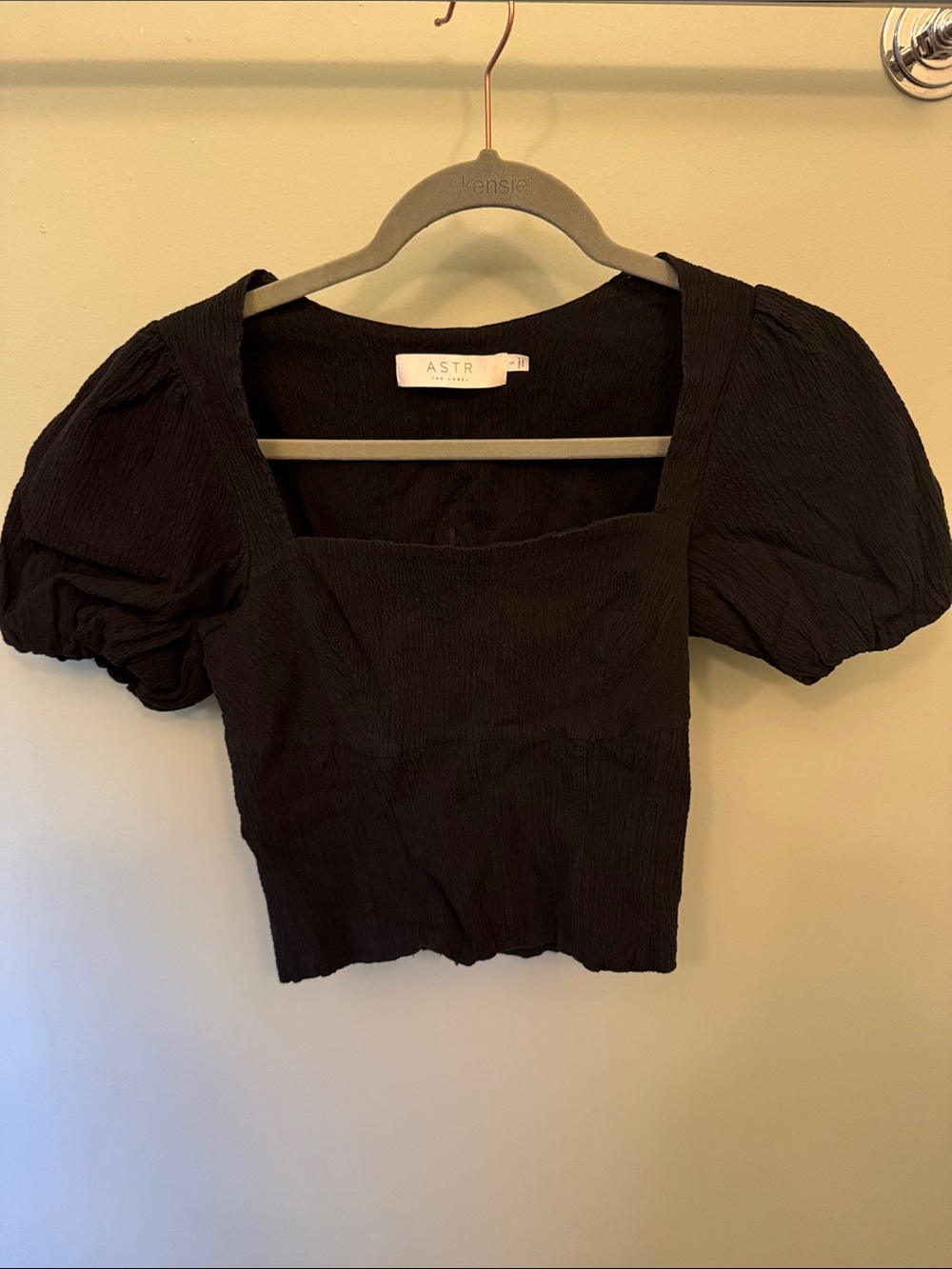 Astr Black Square-Neck Puff Sleeve Cropped Top